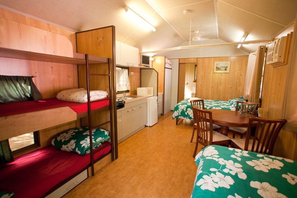 Lake Eacham Tourist Park & Cabins Habitación foto
