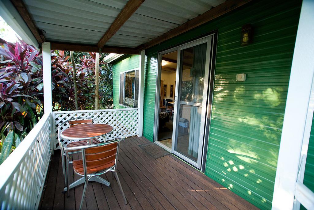 Lake Eacham Tourist Park & Cabins Habitación foto